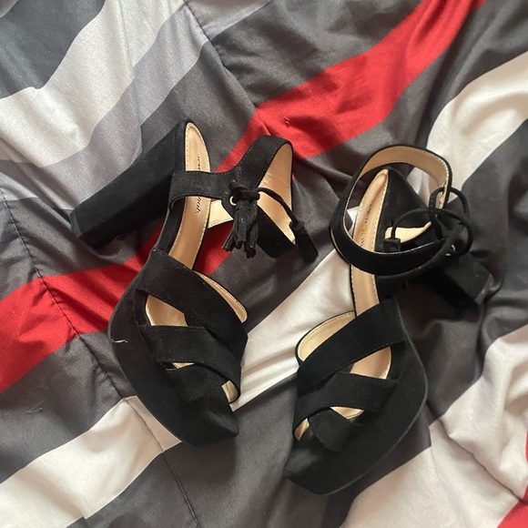Black Platform Heels - Picture 1 of 2